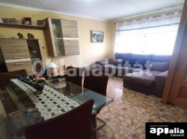 Flat, 85 m², near bus and train