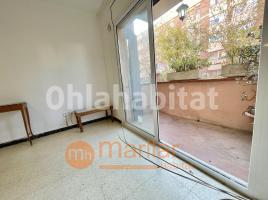 Piso, 90 m², cerca de bus y tren, Calle de Monturiol