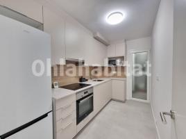 For rent flat, 85 m², near bus and train