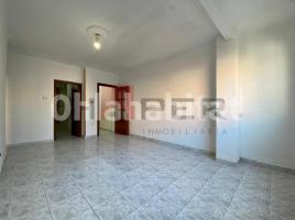 Apartament, 60 m², near bus and train, Calle URGELL