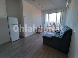 Alquiler ático, 59 m², cerca de bus y tren