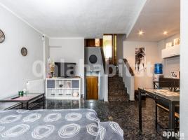 Dúplex, 84 m², prop de bus i tren, CAN DEU