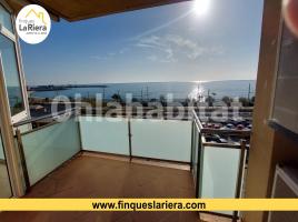 Piso, 108 m², cerca de bus y tren, seminuevo