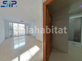 Piso, 81 m², cerca de bus y tren