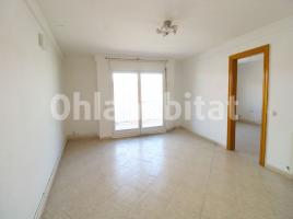 Piso, 99 m², cerca de bus y tren