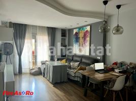 Flat, 111 m², near bus and train