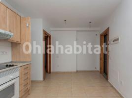 Piso, 40 m², cerca de bus y tren, seminuevo