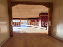 Local comercial, 74 m², prop de bus i tren, Paseo del Vint-i-dos de Juliol