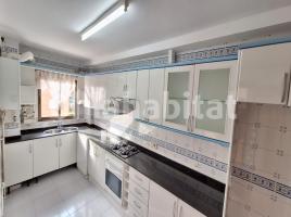 Flat, 110 m², near bus and train, Avenida del Camp d'Esports