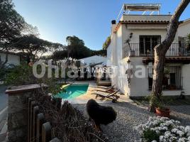 Houses (villa / tower), 306 m², Calle Lleida