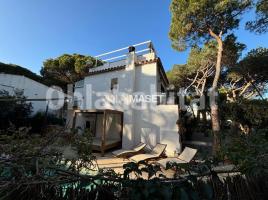 Houses (villa / tower), 306 m², Calle Lleida