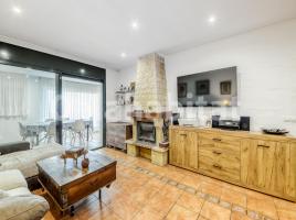 Casa (unifamiliar adosada), 181 m², seminuevo, Calle Figueres, 5