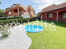 Casa (unifamiliar aislada), 122 m², cerca de bus y tren, seminuevo, Camino de la Caleta