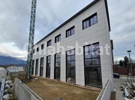  (unifamiliar adossada), 184 m², près de bus et de train, nouveau