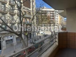 Piso, 83 m², Calle de la Indústria