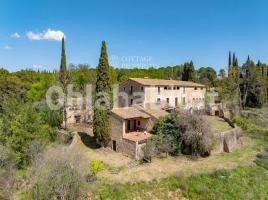 Houses (masia), 1500 m², Zona