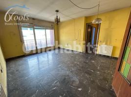 Flat, 97 m², near bus and train