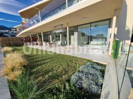 Flat, 312 m², almost new
