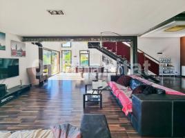 Casa (unifamiliar adosada), 241 m², seminuevo, Zona