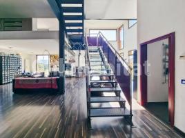 Casa (unifamiliar adosada), 241 m², seminuevo, Zona