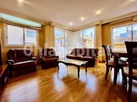 Flat, 100 m², near bus and train, almost new, Calle de Pere III, 35