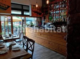 For rent business premises, 130 m², near bus and train