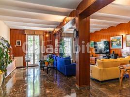 Casa (unifamiliar adosada), 310 m², Zona