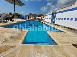 Casa (unifamiliar adosada), 338 m², Zona