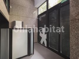 For rent business premises, 725 m², near bus and train, Calle de Calàbria