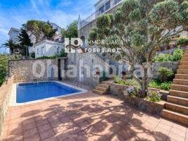 Casa (unifamiliar adossada), 325 m², Zona