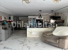 Piso, 77 m², cerca de bus y tren, Calle de Berlín
