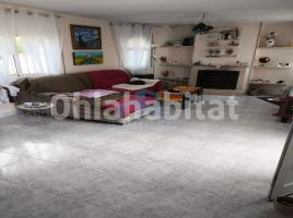  (xalet / torre), 95 m², près de bus et de train, Calle Àries