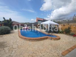 Casa (chalet / torre), 291 m², cerca de bus y tren, seminuevo
