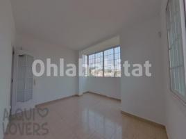 Pis, 91 m², prop de bus i tren, Calle del Mas Estaper
