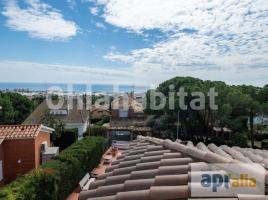 Houses (villa / tower), 366 m², Calle de Montcabrer, 5
