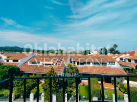 Houses (terraced house), 158 m², near bus and train