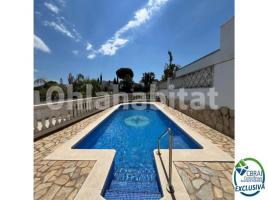 Houses (villa / tower), 154 m², Calle Noguera, 20A