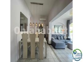 Houses (villa / tower), 154 m², Calle Noguera, 20A
