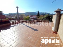 Casa (unifamiliar adosada), 358 m², cerca de bus y tren