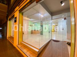 Local comercial, 170 m², cerca de bus y tren, Calle de les Açores