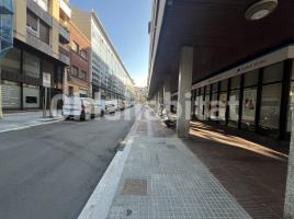 For rent office, 110 m², Calle de Pompeu Fabra