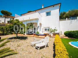 Houses (terraced house), 325 m², almost new, Zona