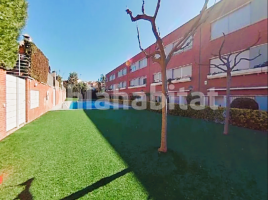  (unifamiliar adossada), 220 m², près de bus et de train, presque neuf, Calle Enric Teixidó i Salvà, 30
