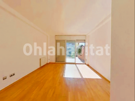  (unifamiliar adossada), 220 m², près de bus et de train, presque neuf, Calle Enric Teixidó i Salvà, 30