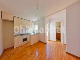 Pis, 82 m², près de bus et de train, Calle de Mossèn Àngel Rodamilans, 70