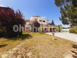 Casa (unifamiliar adosada), 360 m², Zona