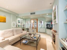 Casa (unifamiliar adosada), 216 m², seminuevo