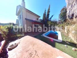 Houses (villa / tower), 173 m², Calle ENRIC MORERA