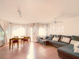 Flat, 105 m², near bus and train
