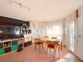 Flat, 105 m², near bus and train